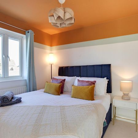 Cosy Two Bedroom House - Chelmsford - Free Parking And Wifi Exterior photo