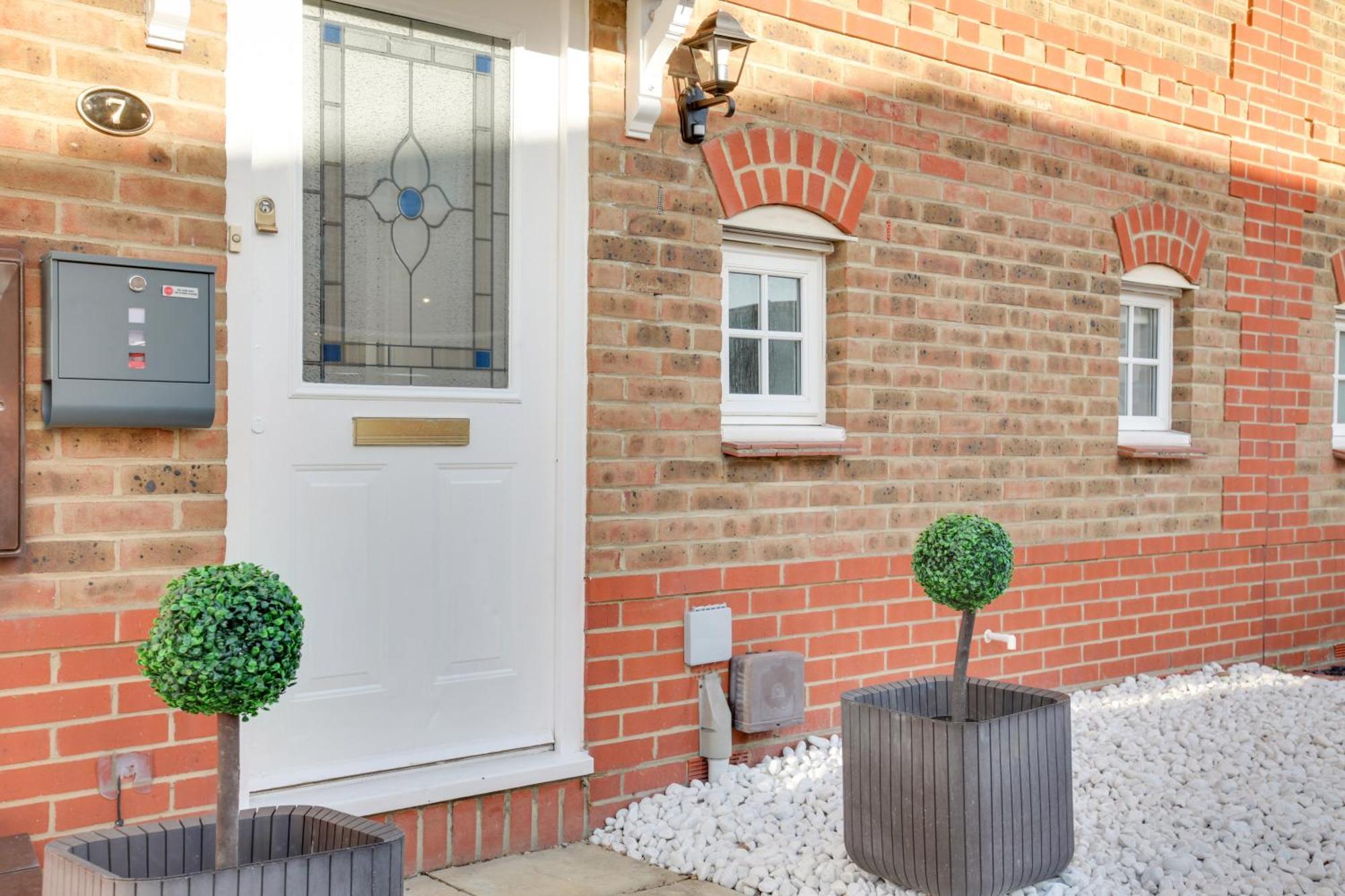 Cosy Two Bedroom House - Chelmsford - Free Parking And Wifi Exterior photo