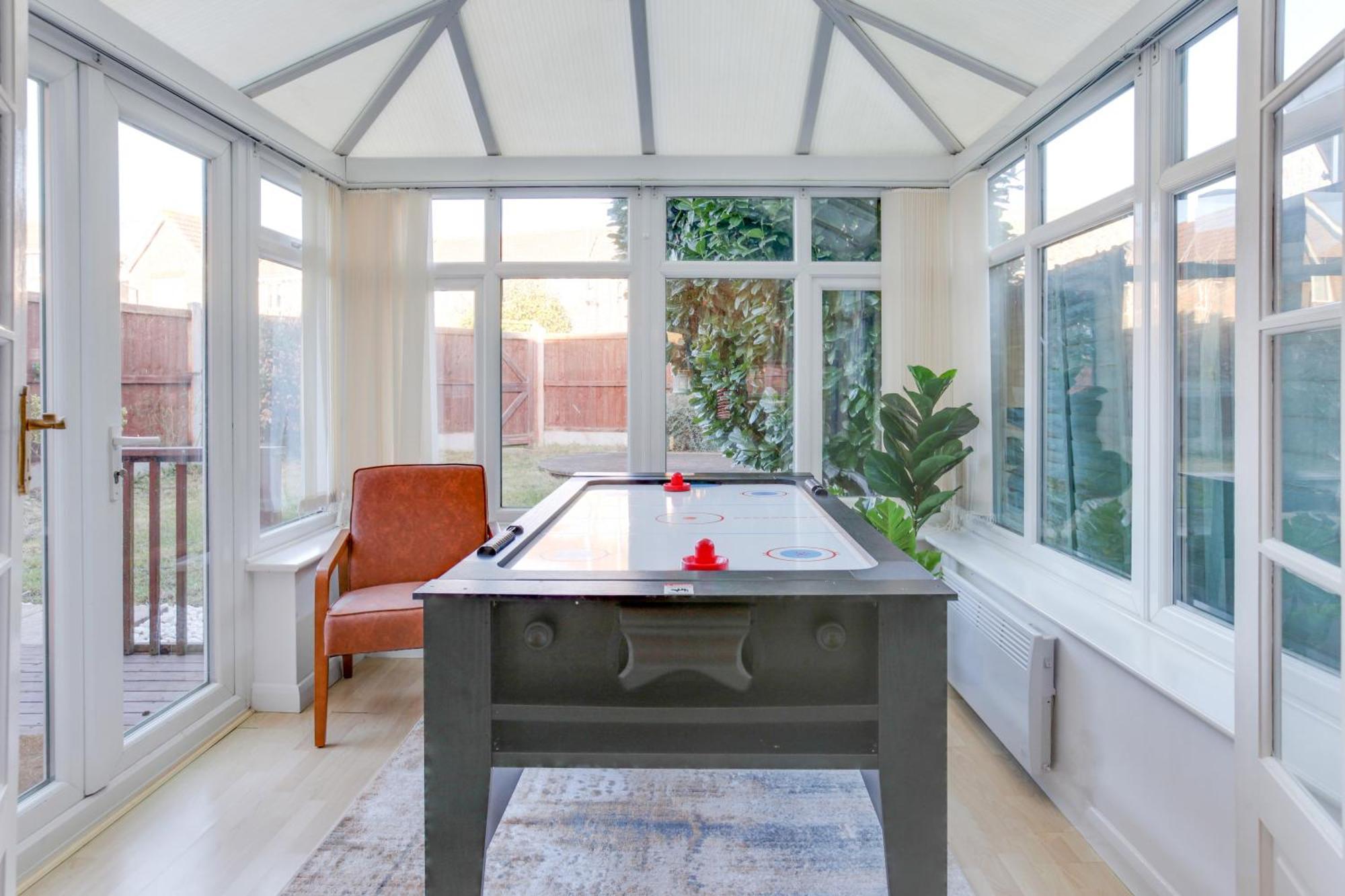 Cosy Two Bedroom House - Chelmsford - Free Parking And Wifi Exterior photo
