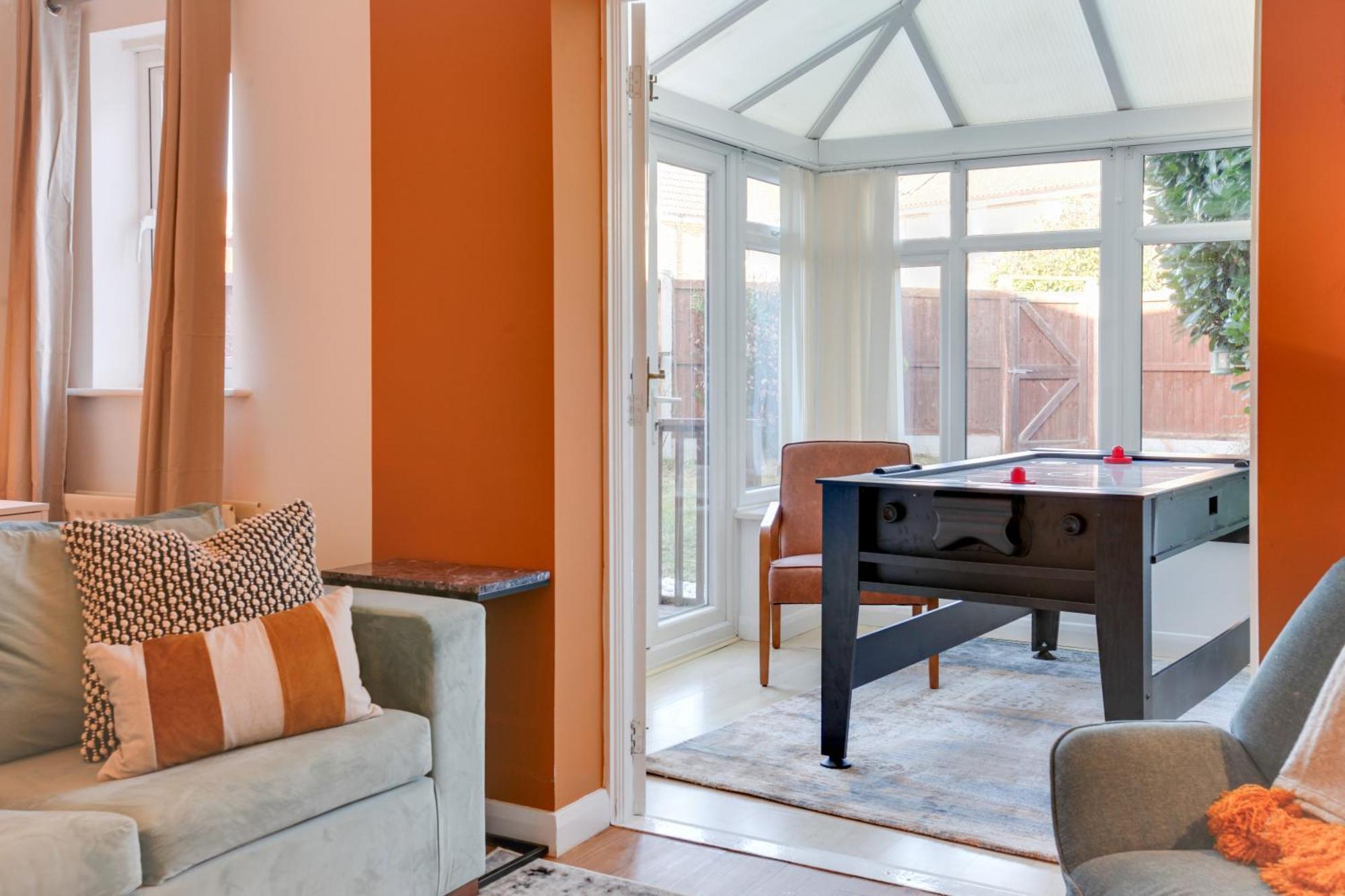 Cosy Two Bedroom House - Chelmsford - Free Parking And Wifi Exterior photo