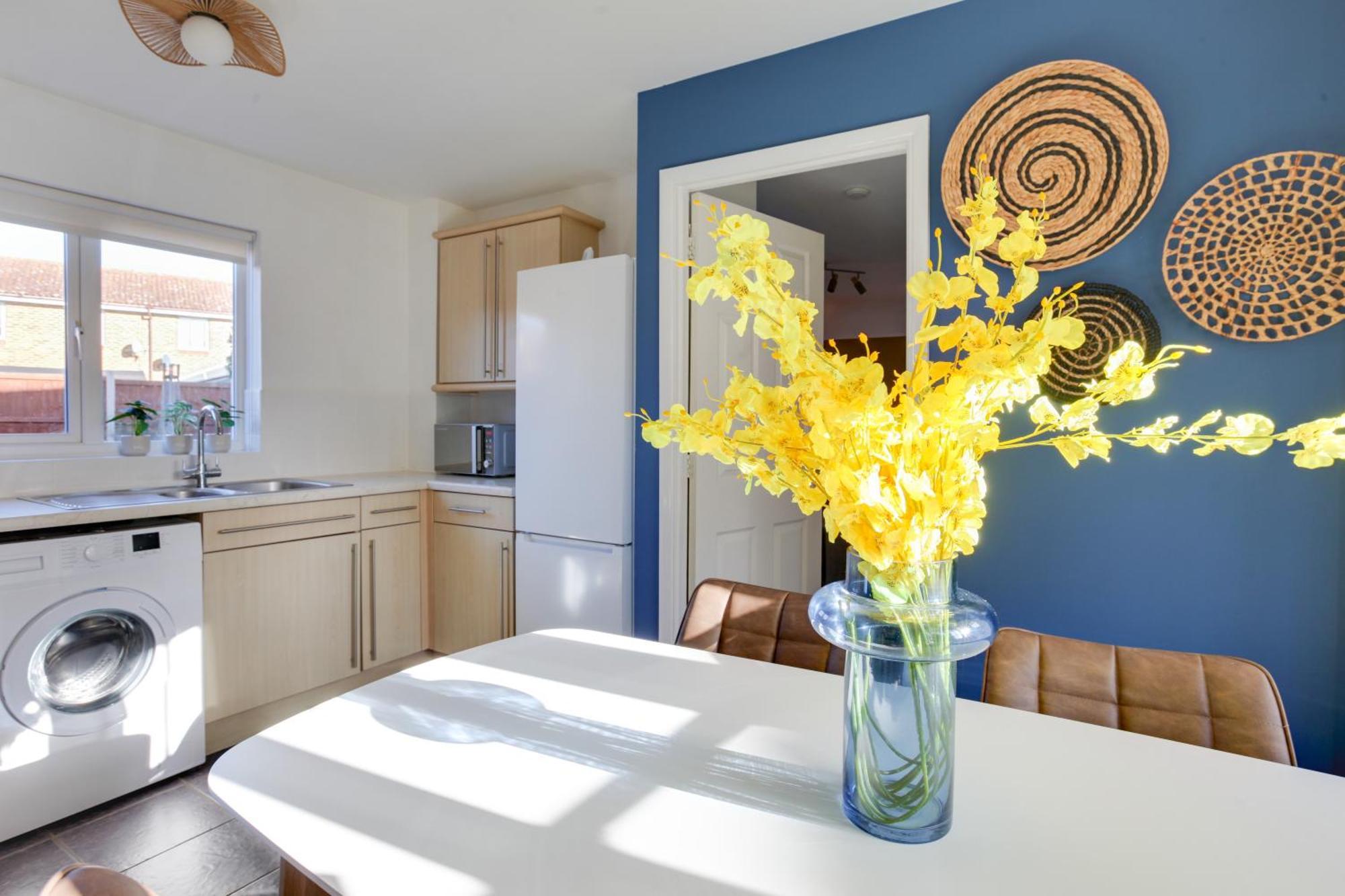 Cosy Two Bedroom House - Chelmsford - Free Parking And Wifi Exterior photo