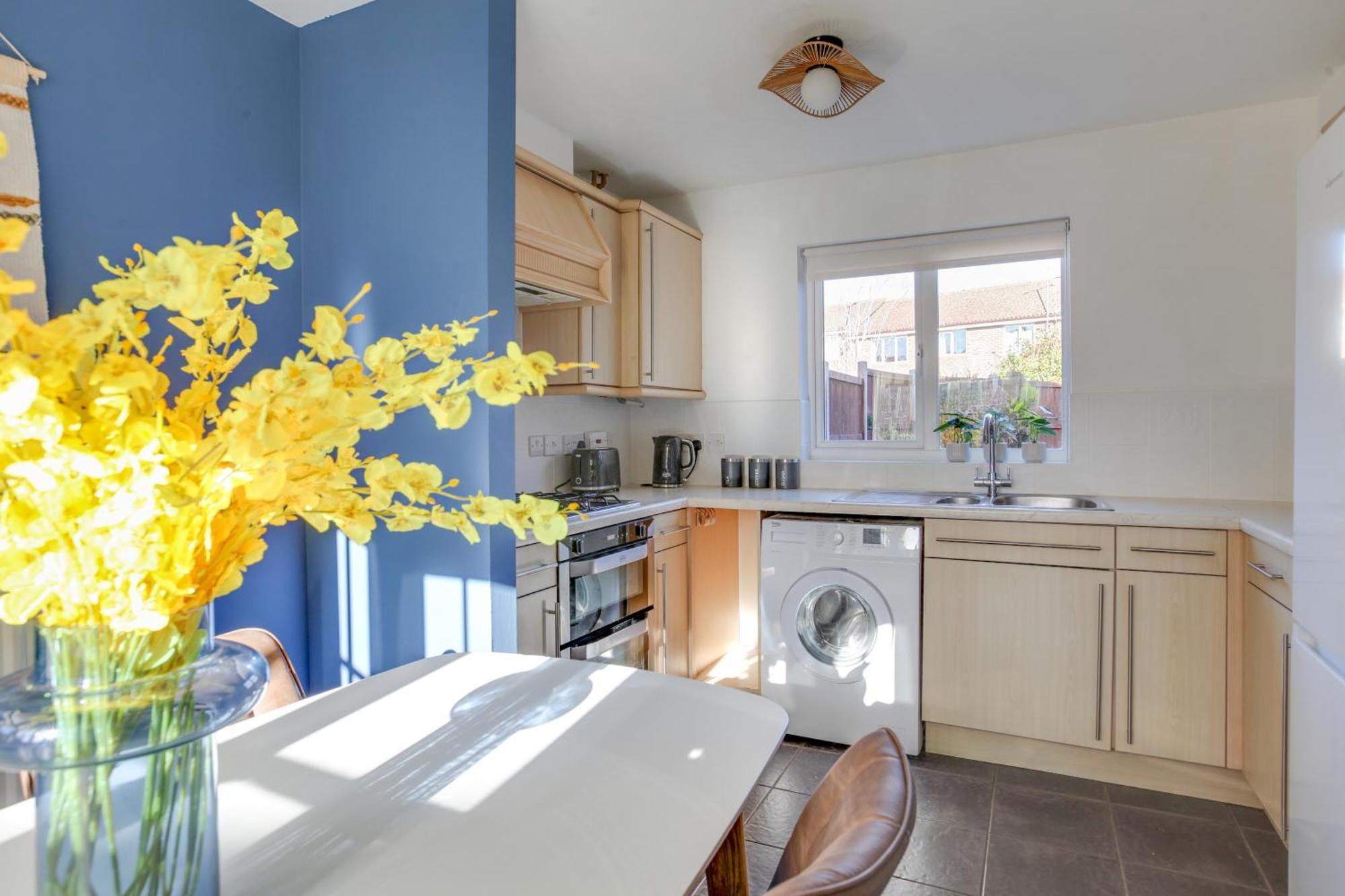 Cosy Two Bedroom House - Chelmsford - Free Parking And Wifi Exterior photo