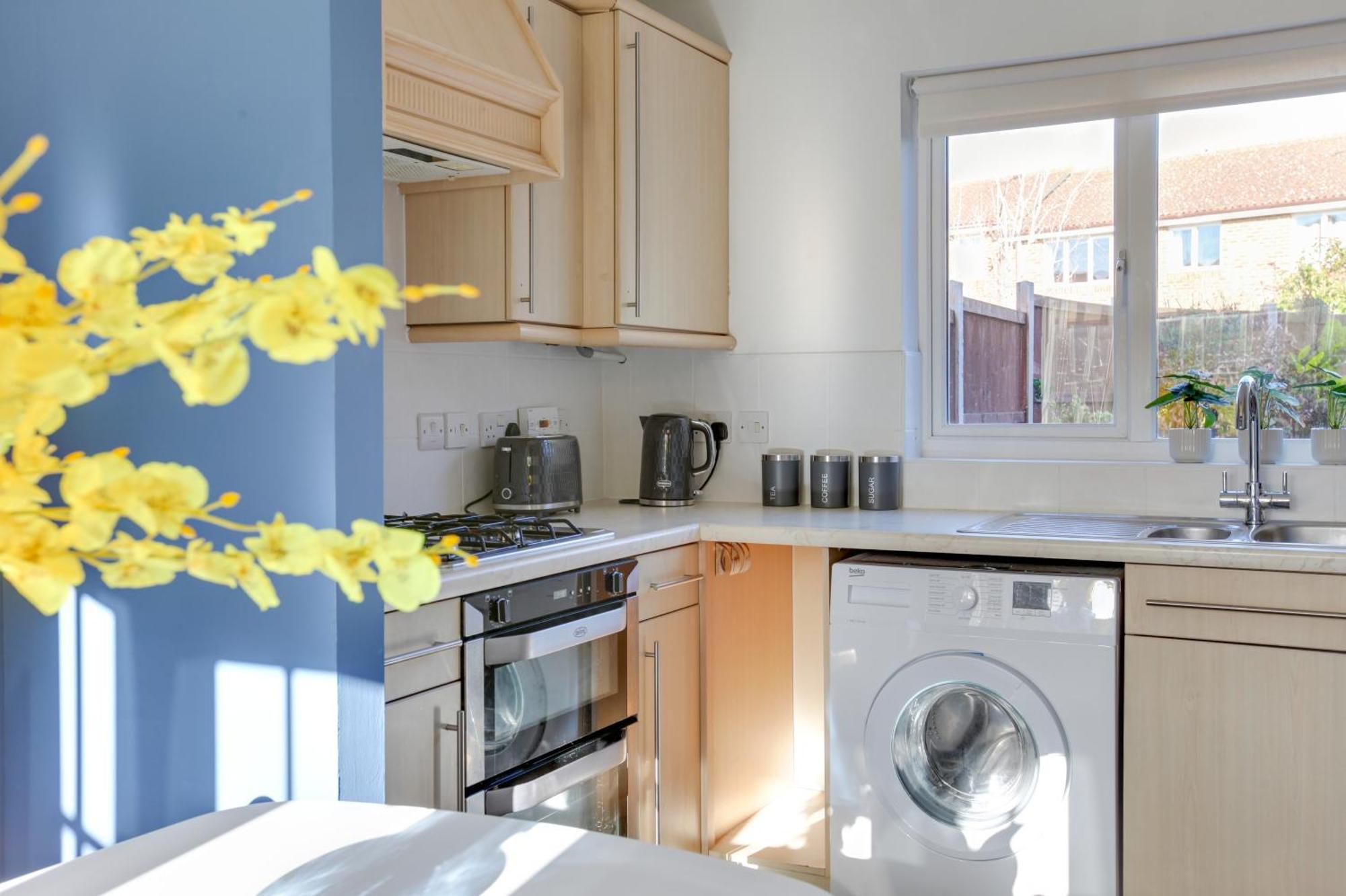 Cosy Two Bedroom House - Chelmsford - Free Parking And Wifi Exterior photo